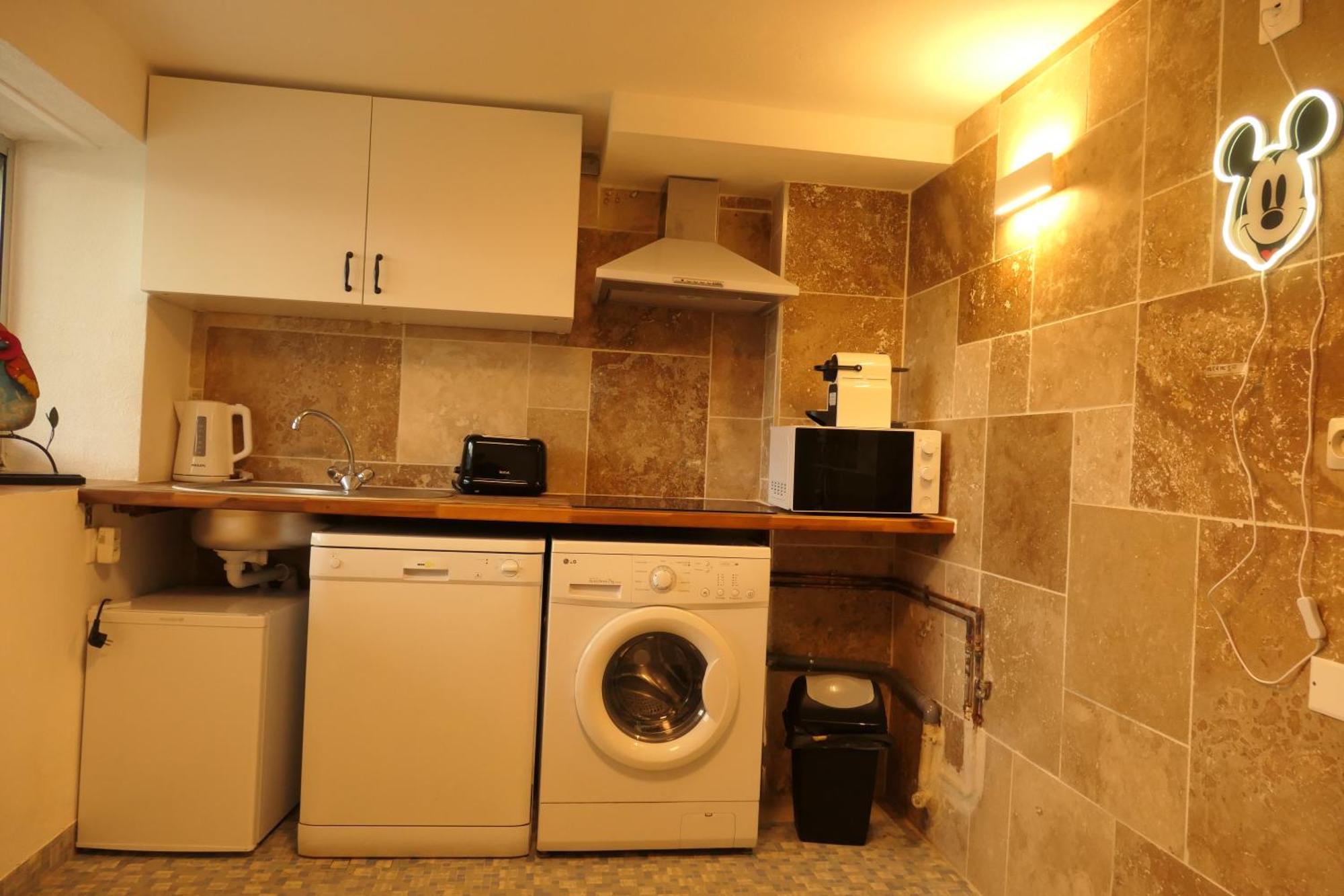 Appartement Familial Au Bord De La Marne, Jardin Tropical , Piscine, Tennis, Terrasse, Parking Gratuit Proche Disneyland Иль-ле-Вильнуа Экстерьер фото